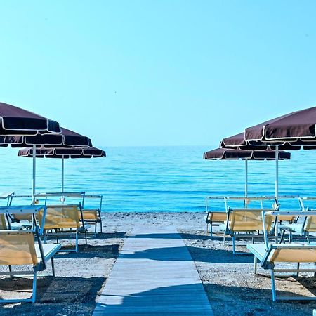 Grand Hotel Pietra Ligure Esterno foto