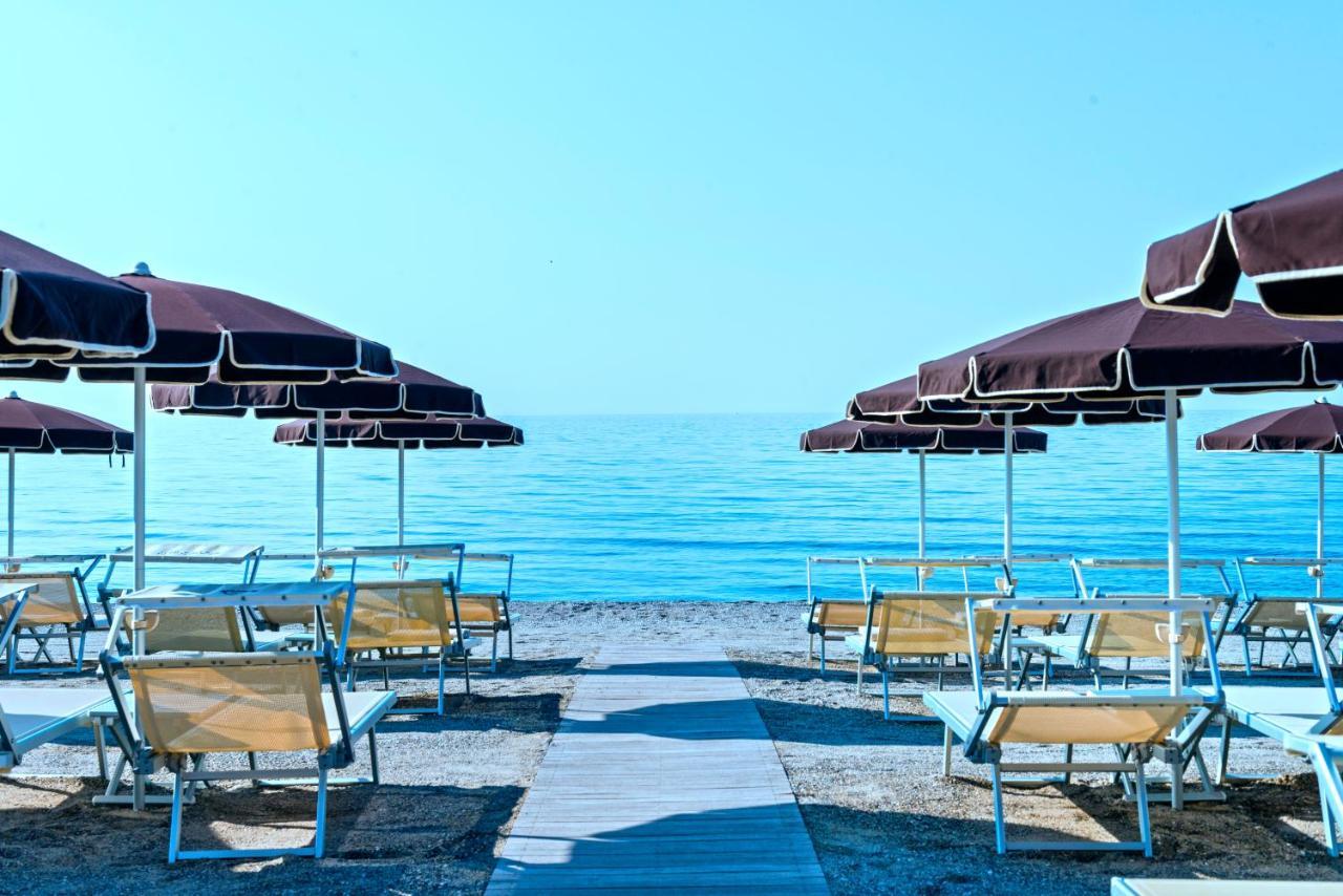 Grand Hotel Pietra Ligure Esterno foto