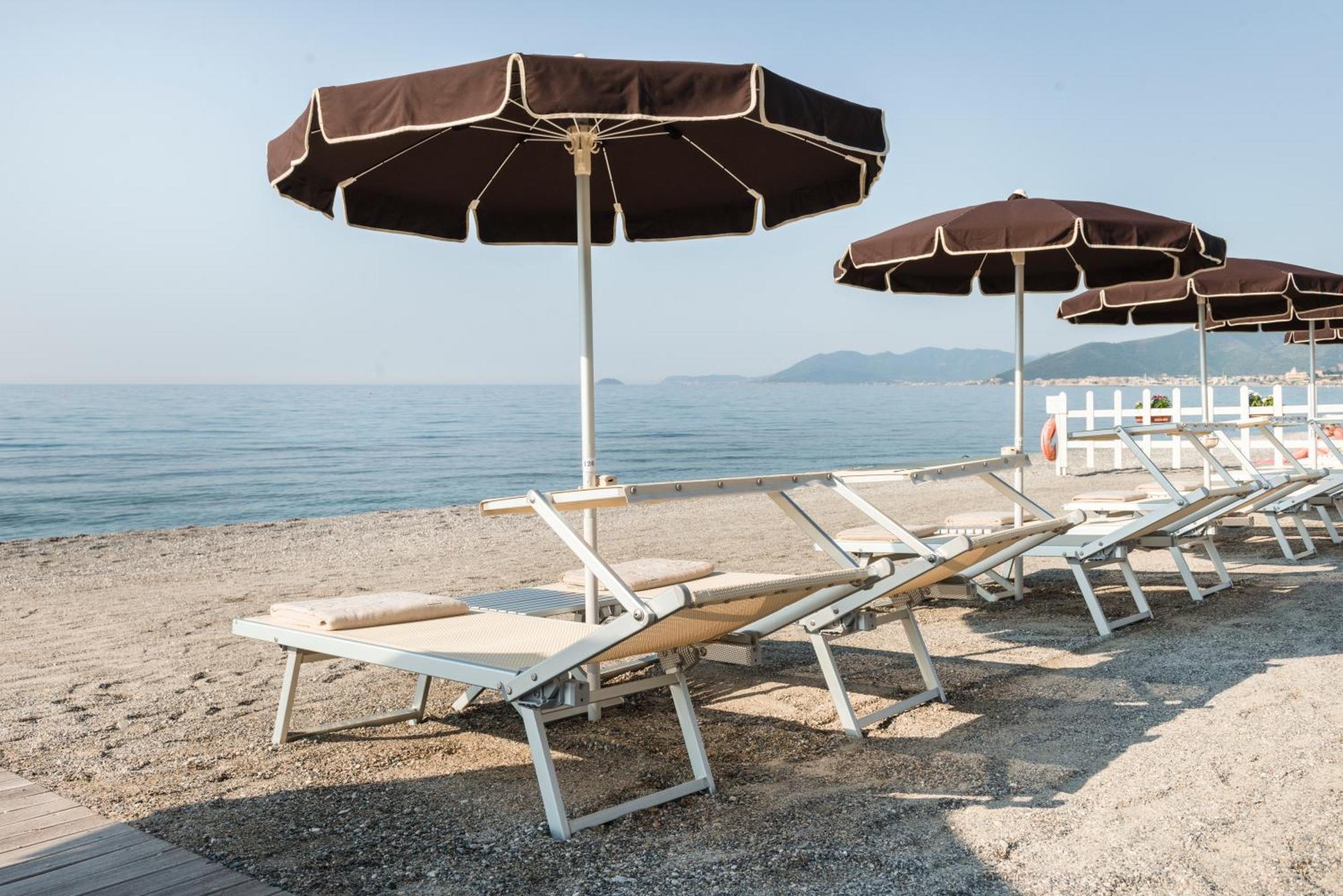 Grand Hotel Pietra Ligure Esterno foto
