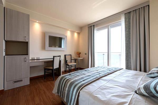 Grand Hotel Pietra Ligure Esterno foto
